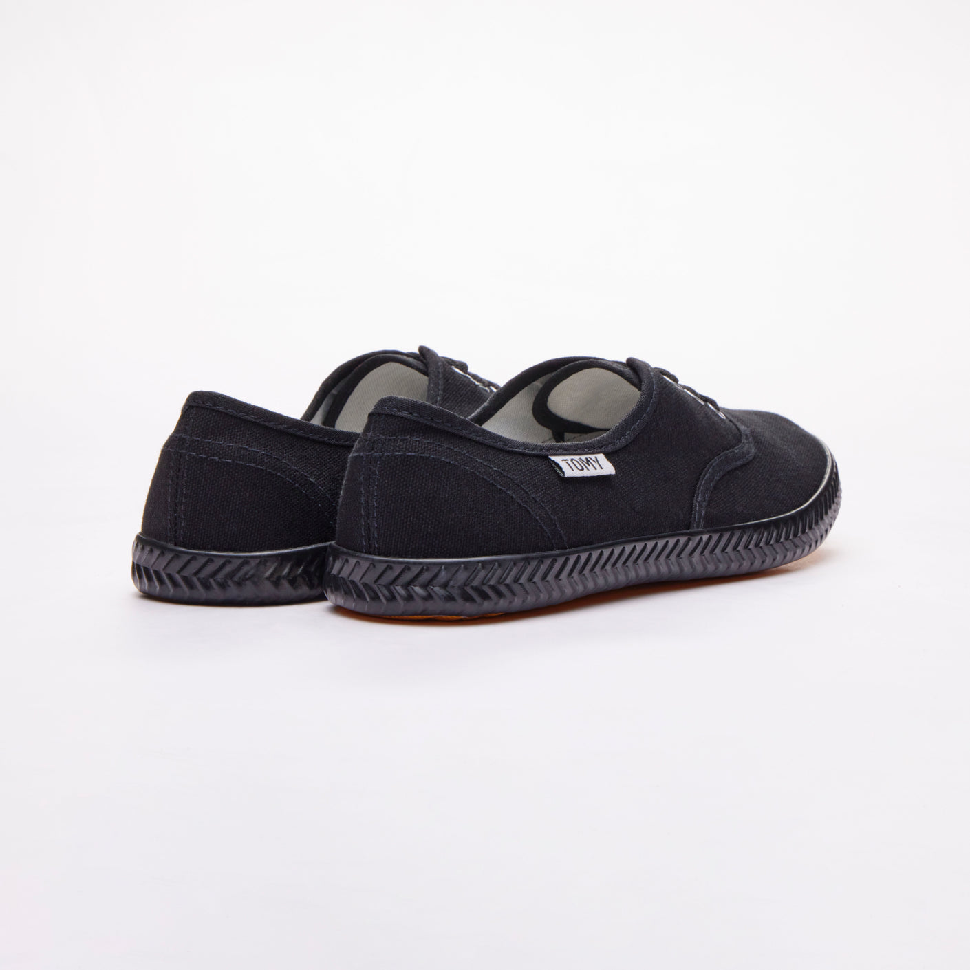 Tomy Canvas Original Sneakers Black