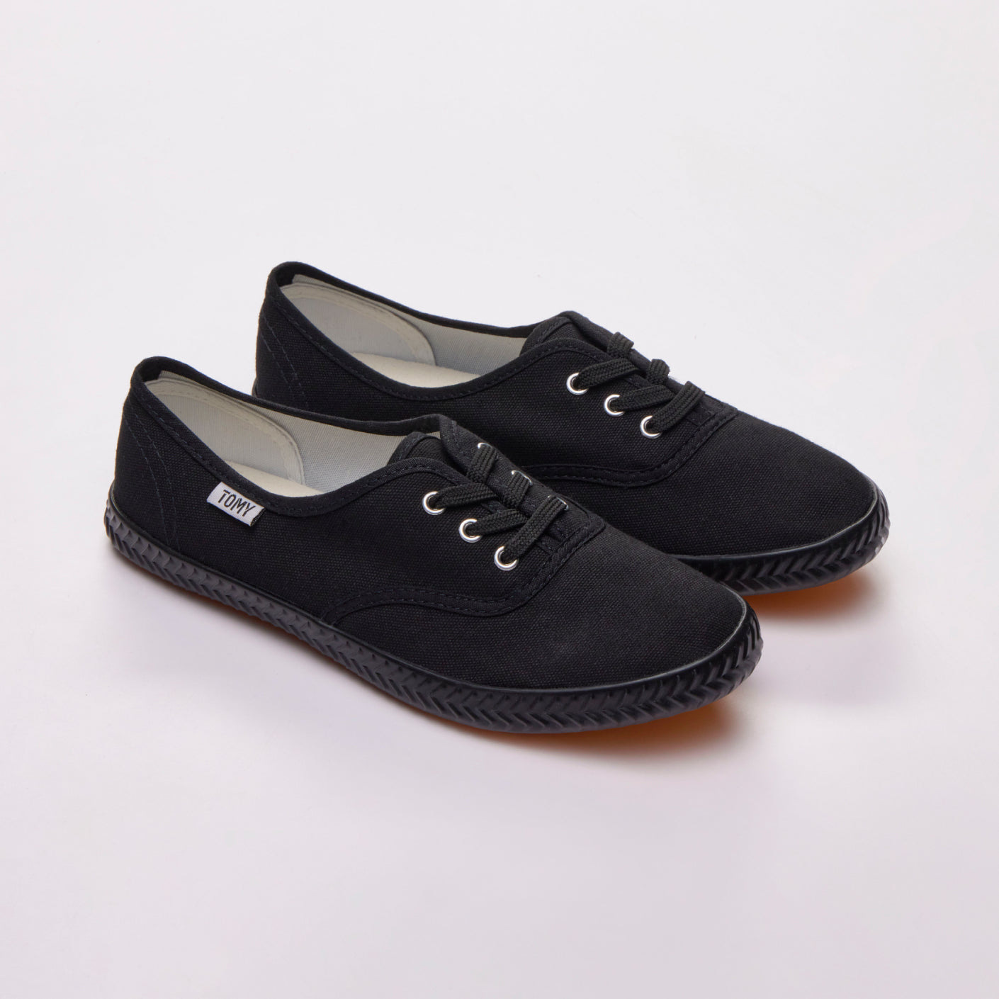 Tomy Canvas Original Sneakers Black